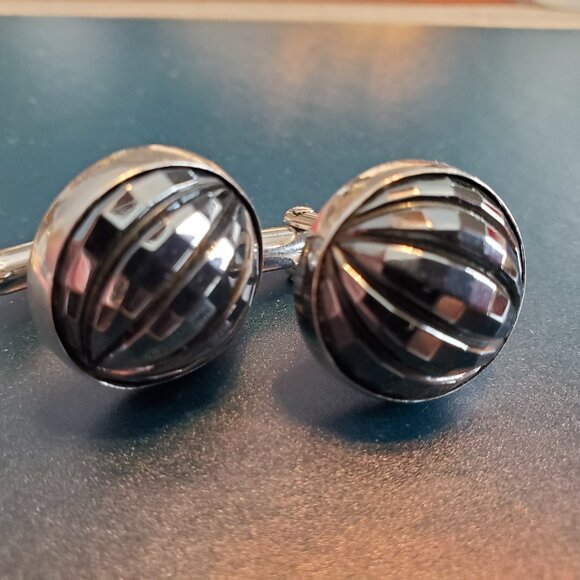 VTG Cufflinks & Tie Tack Signed Swank Black Hematite? Silver Tone Dome Faceted - Picture 6 of 7